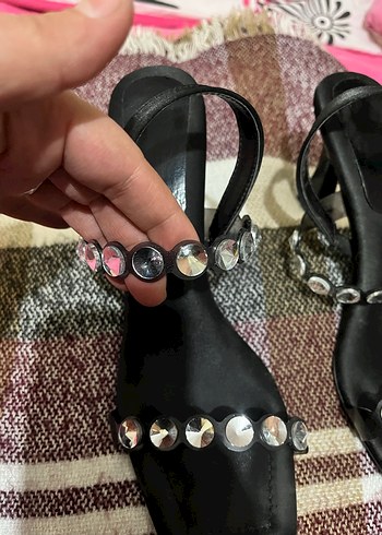 Siyah Yılan Desenli Taşlı Topuklu Kadın Ayakkabı - Görsel 2