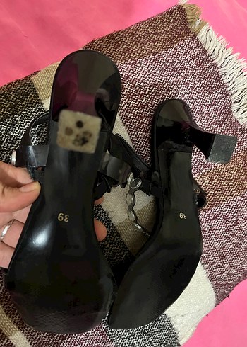 Siyah Yılan Desenli Taşlı Topuklu Kadın Ayakkabı - Görsel 3