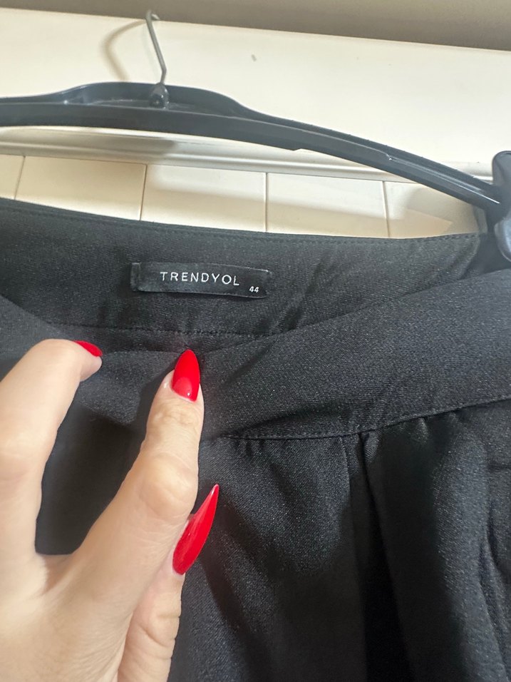 Kadın Siyah Keten Pileli Mini Etek - Görsel 3