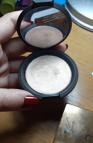 Becca Becca Aydınlatıcı 