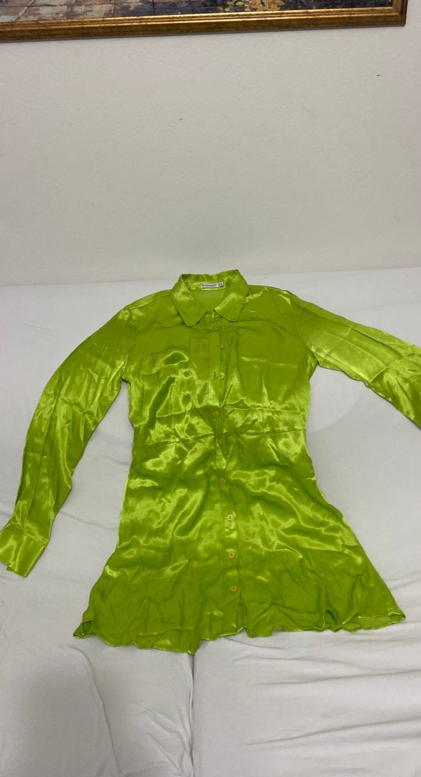 Parlak Yeşil Düğmeli Kadın Gömlek - Görsel 2