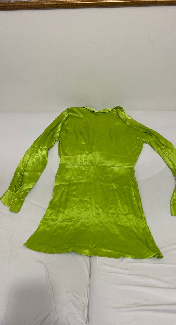 Parlak Yeşil Düğmeli Kadın Gömlek - Görsel 4