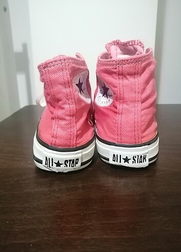 25 Beden kırmızı Renk 25 numara orjinal converse