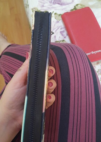 LEON Baskılı Deri Fermuarlı Kadın Cüzdanı - Görsel 2