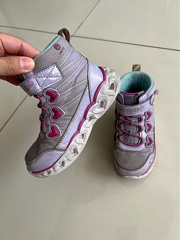 27 Beden Skechers kız çocuk botu