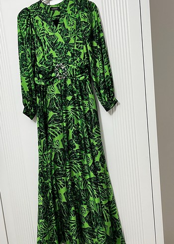 36 Beden Yeşil Batik Desenli Uzun Kadın Elbise