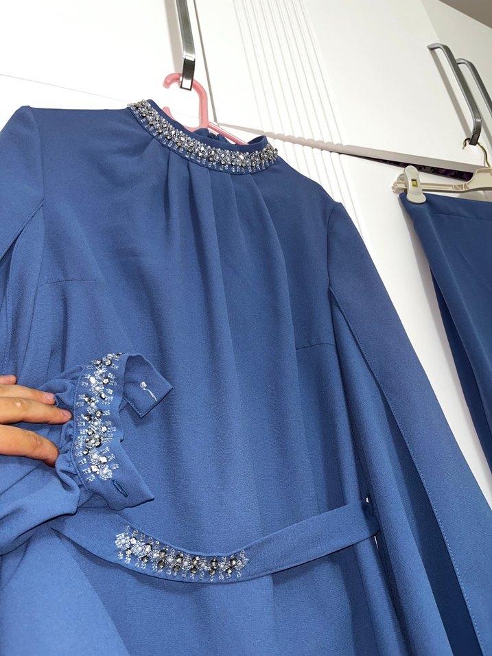 Uzun Kollu Mavi Kadın Abiye Elbise Takımı - Görsel 5