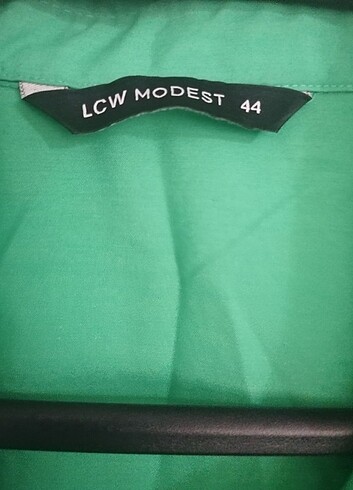 44 Beden LCW MODEST 44 BEDEN YEŞİL GÖMLEK