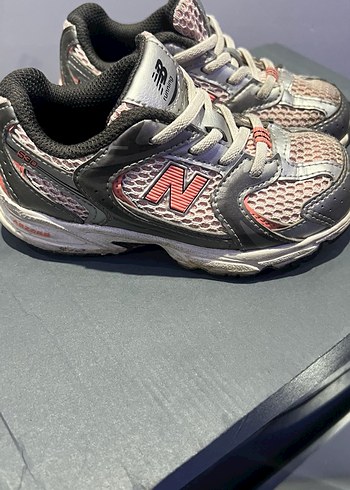 New Balance 26