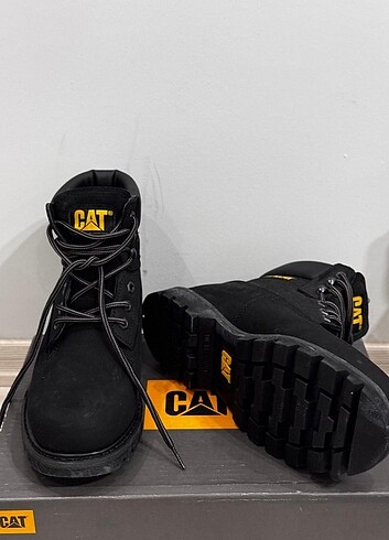 44 Beden siyah Renk Orjinal Cat Bot