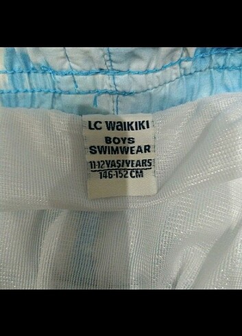 11-12 Yaş Beden LC Waikiki 11/12 yaş deniz şortu