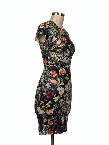 Alexander McQueen Alexander McQueen Uzun Elbise %70 İndirimli.