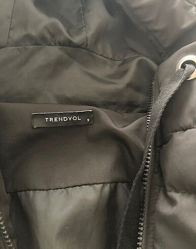 Trendyol & Milla Şişme mont siyah