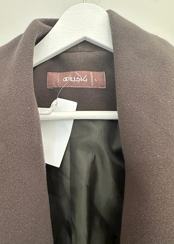 Kahverengi düğmeli kaban - Görsel 2