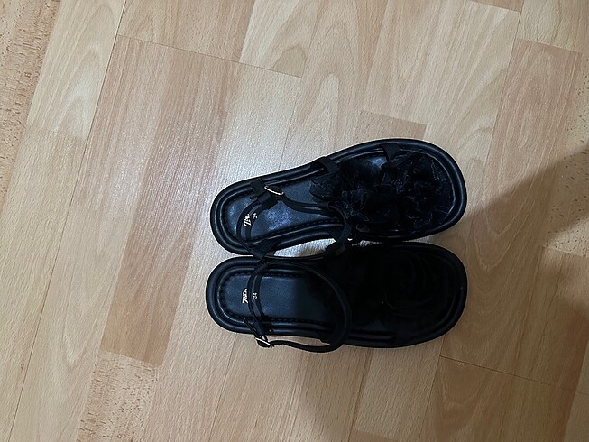 34 Beden siyah Renk Sandalet