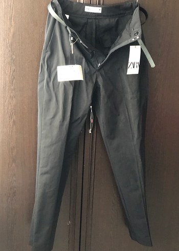 Zara Zara Kadın Siyah Kemerli Pantolon