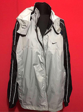 Nike yağmurluk