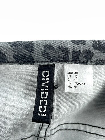 40 Beden gri Renk H&M Düz Kesim %70 İndirimli.
