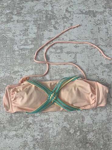 bikini üstü