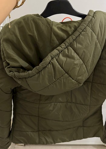 BERSHKA Haki Kapüşonlu Kadın Mont - Görsel 5