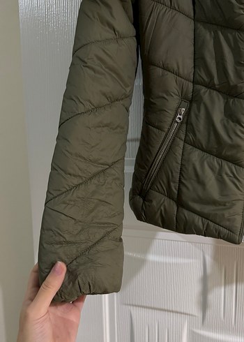 BERSHKA Haki Kapüşonlu Kadın Mont - Görsel 8