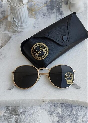 Ray-Ban round model 
