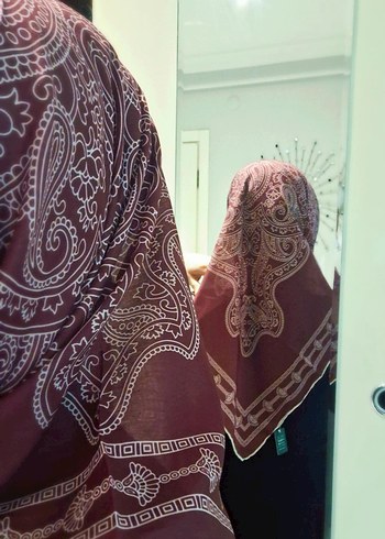 Bordo İpek Görünümlü Kadın Eşarp - Görsel 3