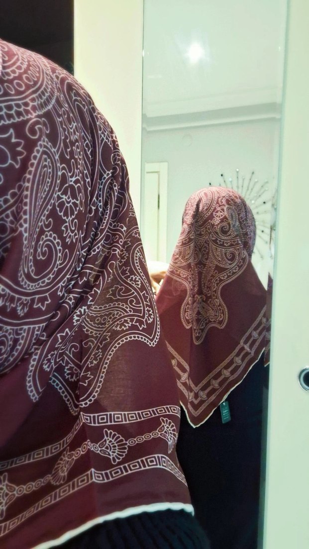 Bordo İpek Görünümlü Kadın Eşarp - Görsel 3