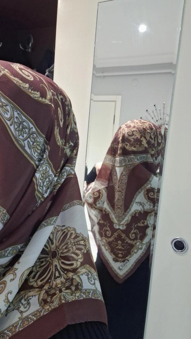 Kahverengi Parlak Kadın Eşarp - Görsel 3