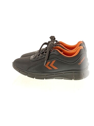 Hummel Spor Ayakkabı %70 İndirimli.
