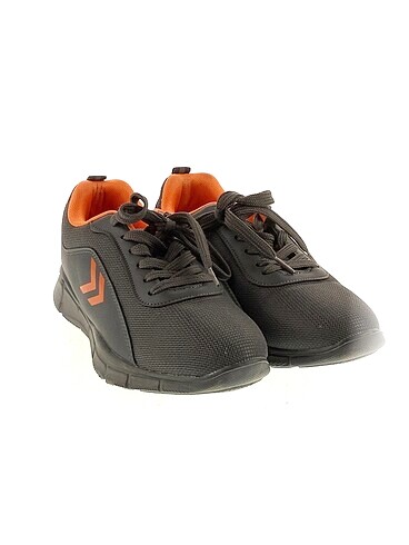 Hummel Hummel Spor Ayakkabı %70 İndirimli.