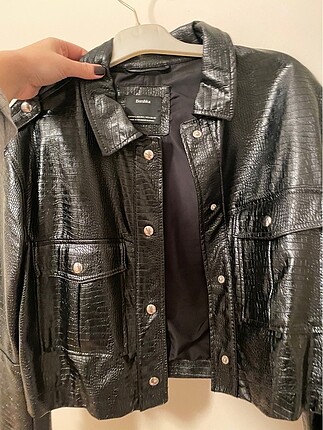 BERSHKA DERI MONT