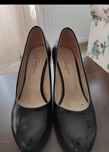 siyah stiletto