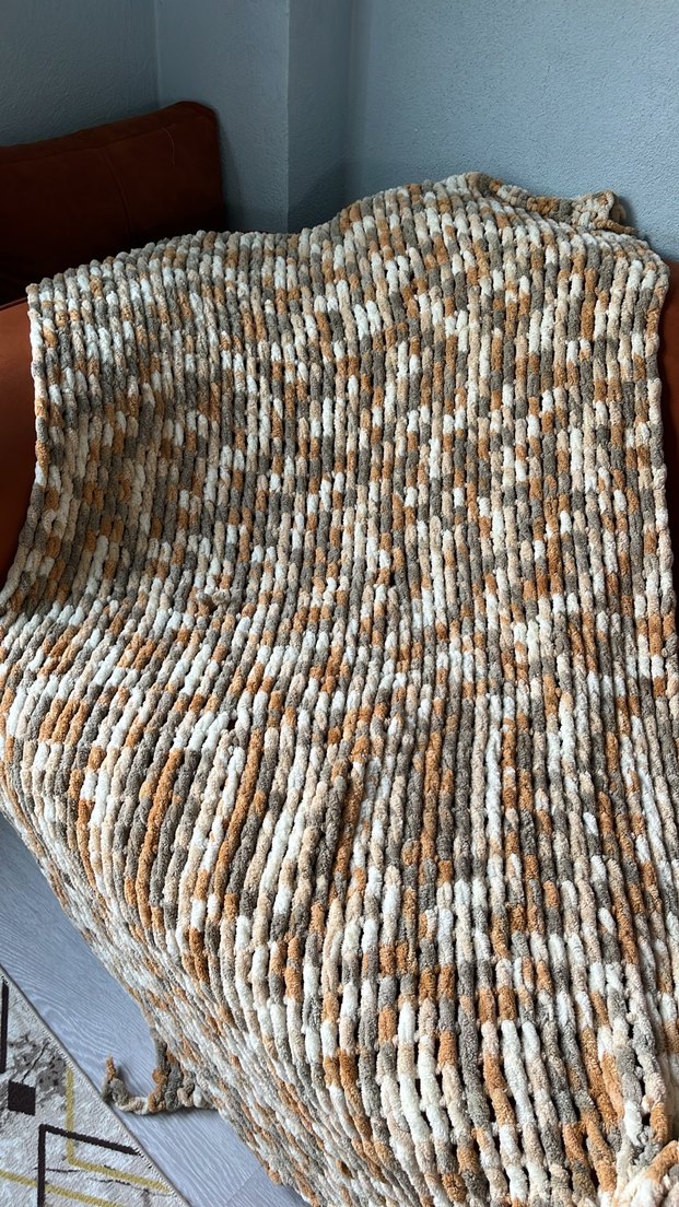 Nakışlı Kırmızı Örgü Çocuk Battaniyesi - Görsel 2