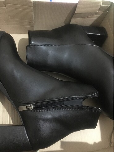 38 Beden siyah Renk Zara#koton#lcwaikiki# deri bot topuklu sıfır