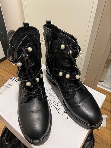 Deichmann Büyük numara kadın bot