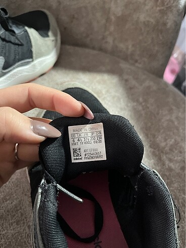 37 Beden çeşitli Renk Adidas spor ayakkabı