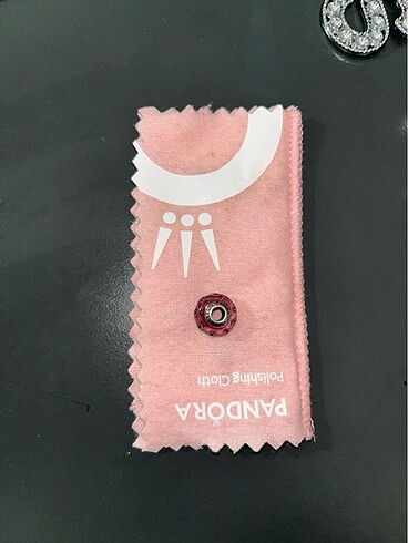 Pandora pembe charm