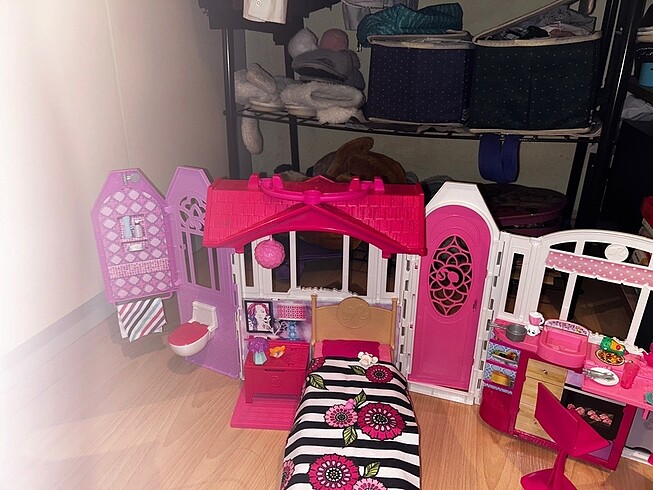 Barbie evi