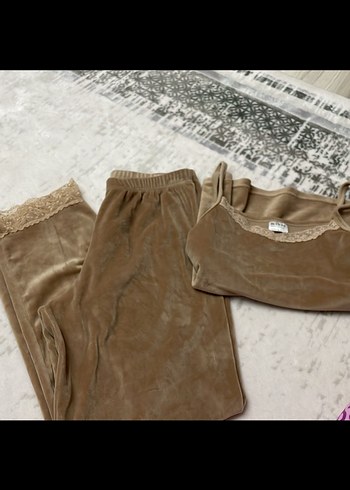 Bej Kadın Kadife Rahat Pijama Takımı