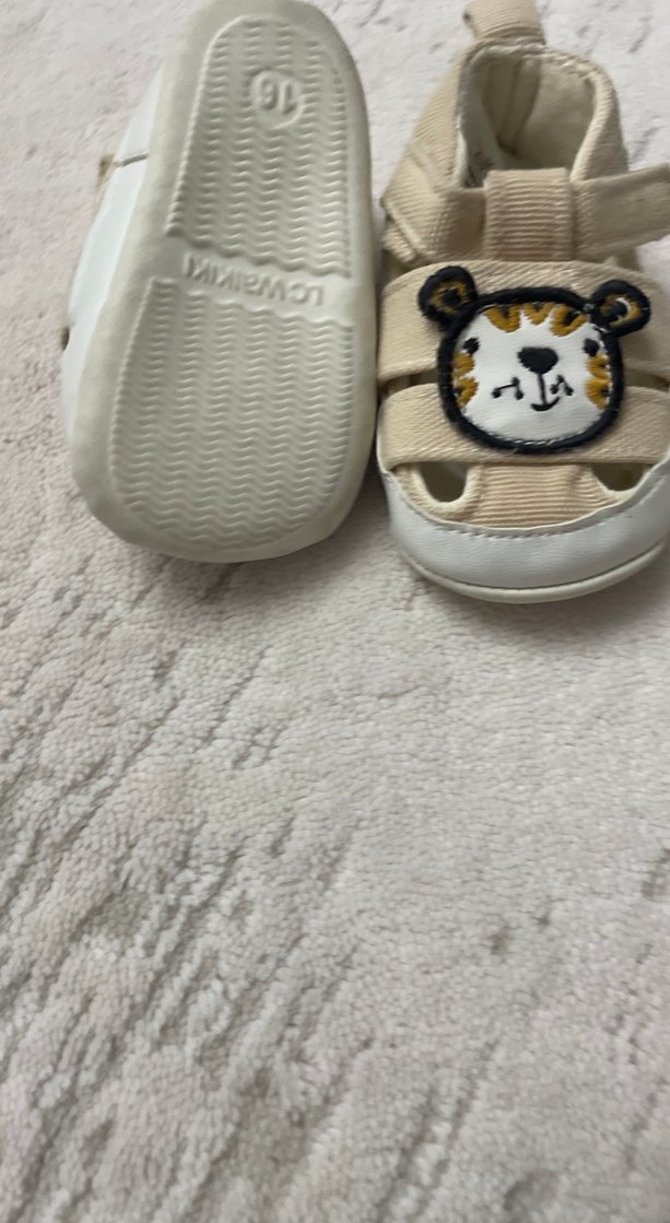 Leopar Desenli Beyaz Erkek Bebek Ayakkabısı - Görsel 2