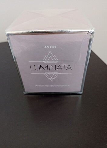 Avon luminata parfüm 