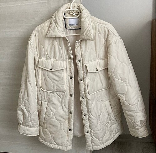 Bershka mont