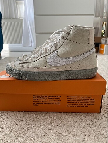 Nike Blazer 77 SE Summıt white