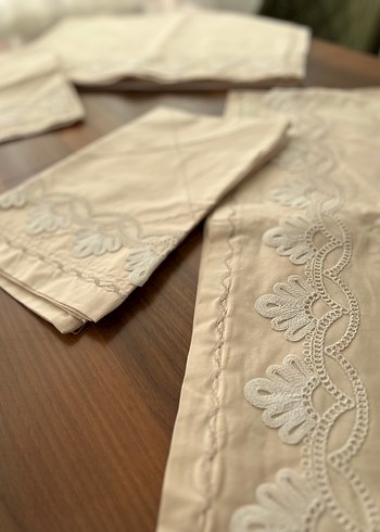 Gri ve krem Nakışlı çarşaf takımı - Görsel 3