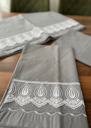 Gri ve krem Nakışlı çarşaf takımı - Görsel 2