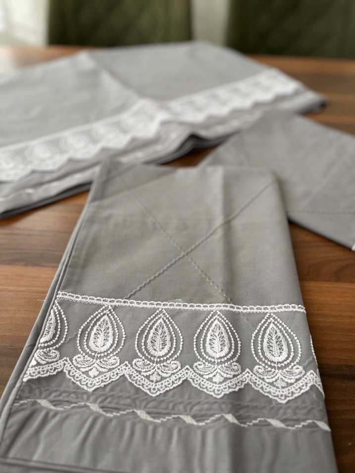 Gri ve krem Nakışlı çarşaf takımı - Görsel 2