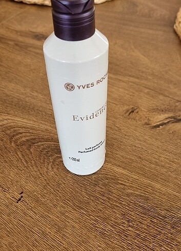 Yves Rocher Yves Rocher Evidence Vücut Losyonu