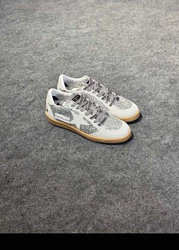 Golden Goose Deluxe Beyaz Kadın Spor Ayakkabı