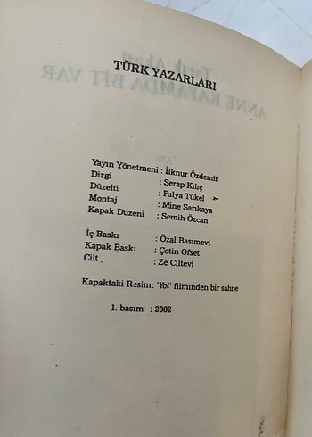 Anne Kafamda Bit Var - Tarık Akan
